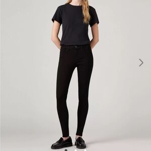 EUC - Levi’s 710 Super Skinny Women’s Jeans